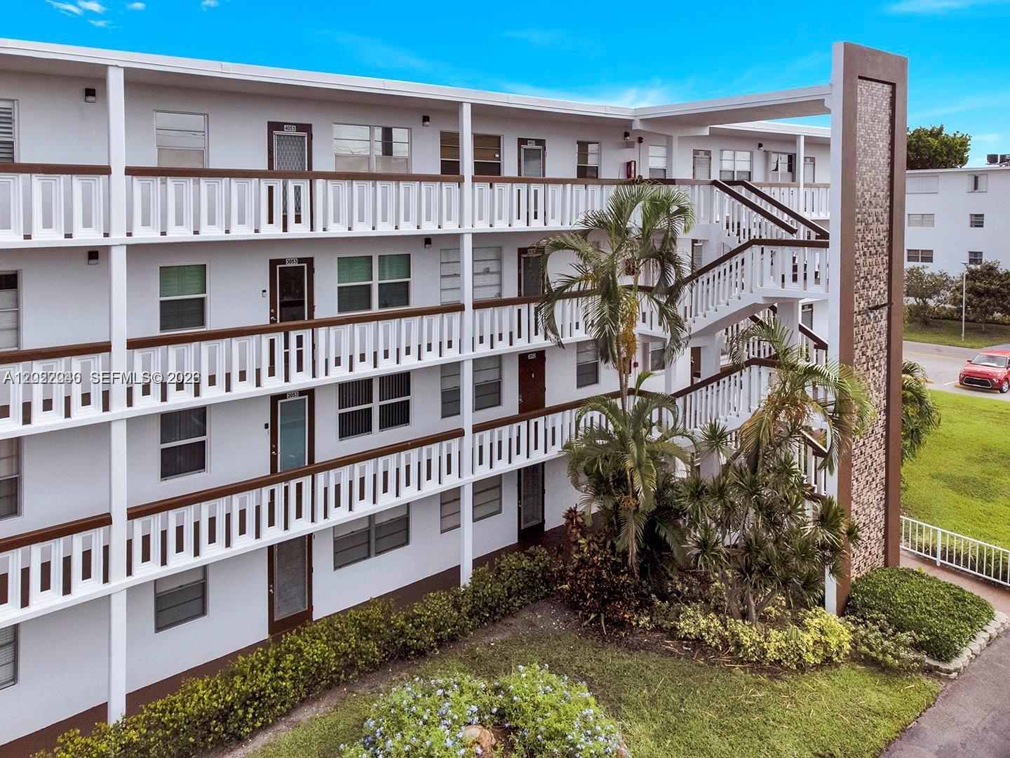 Harwood E Condo