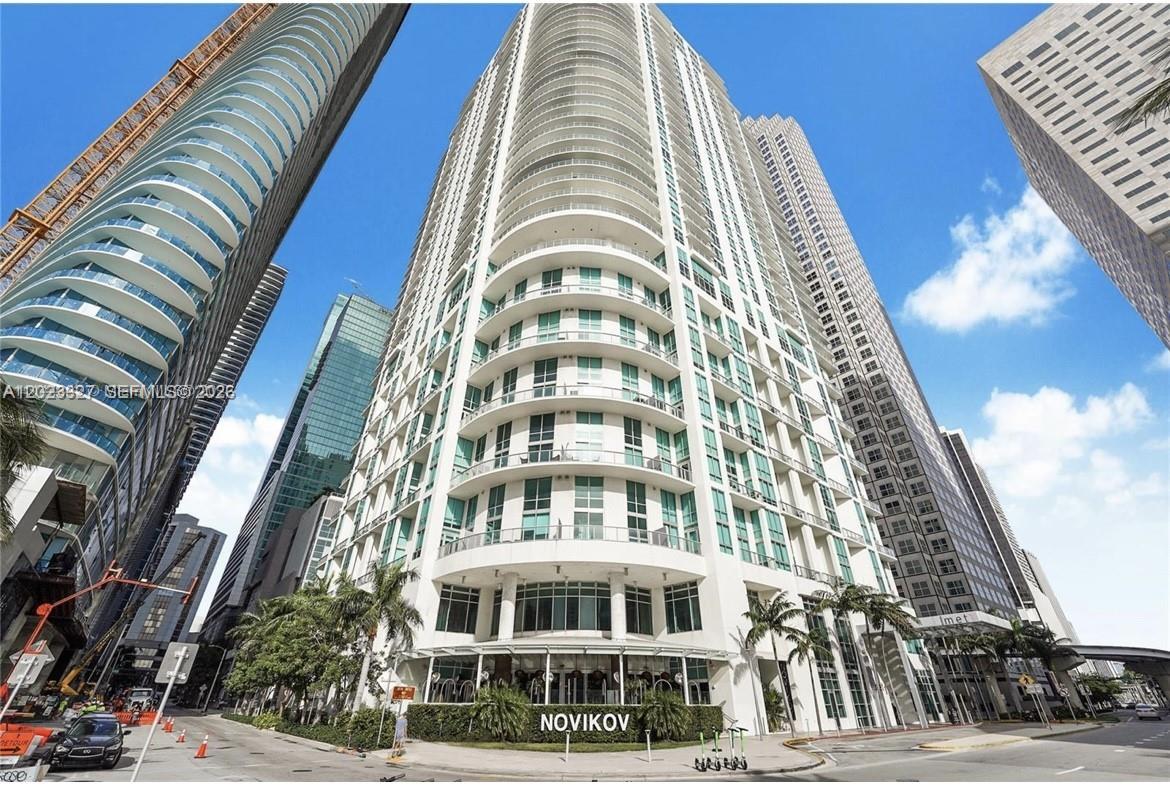 Met 1 Condo