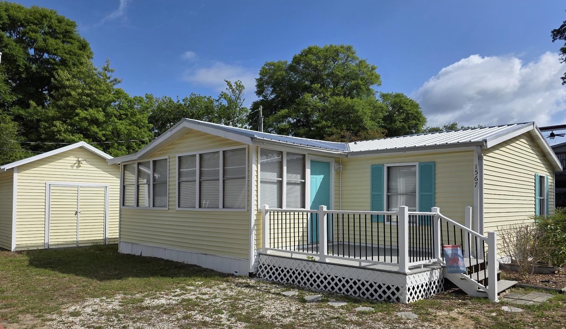 1567 Park Ln. Garden City, SC 29576