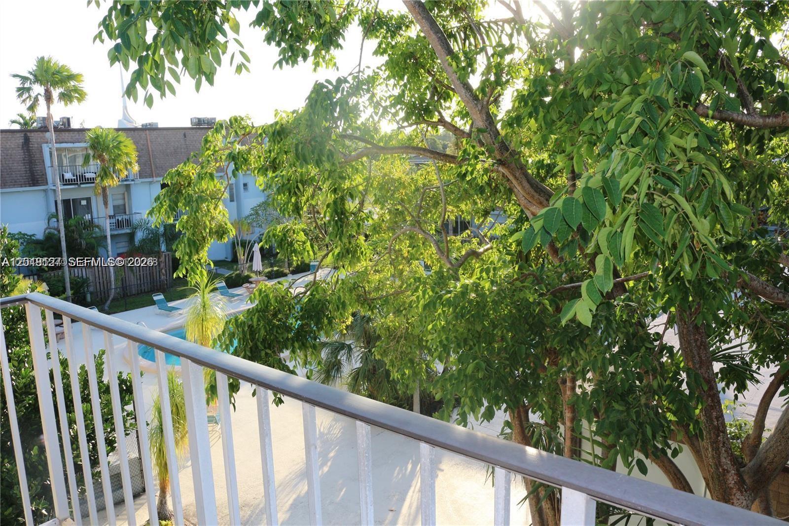 Woodside In Kendall Condo