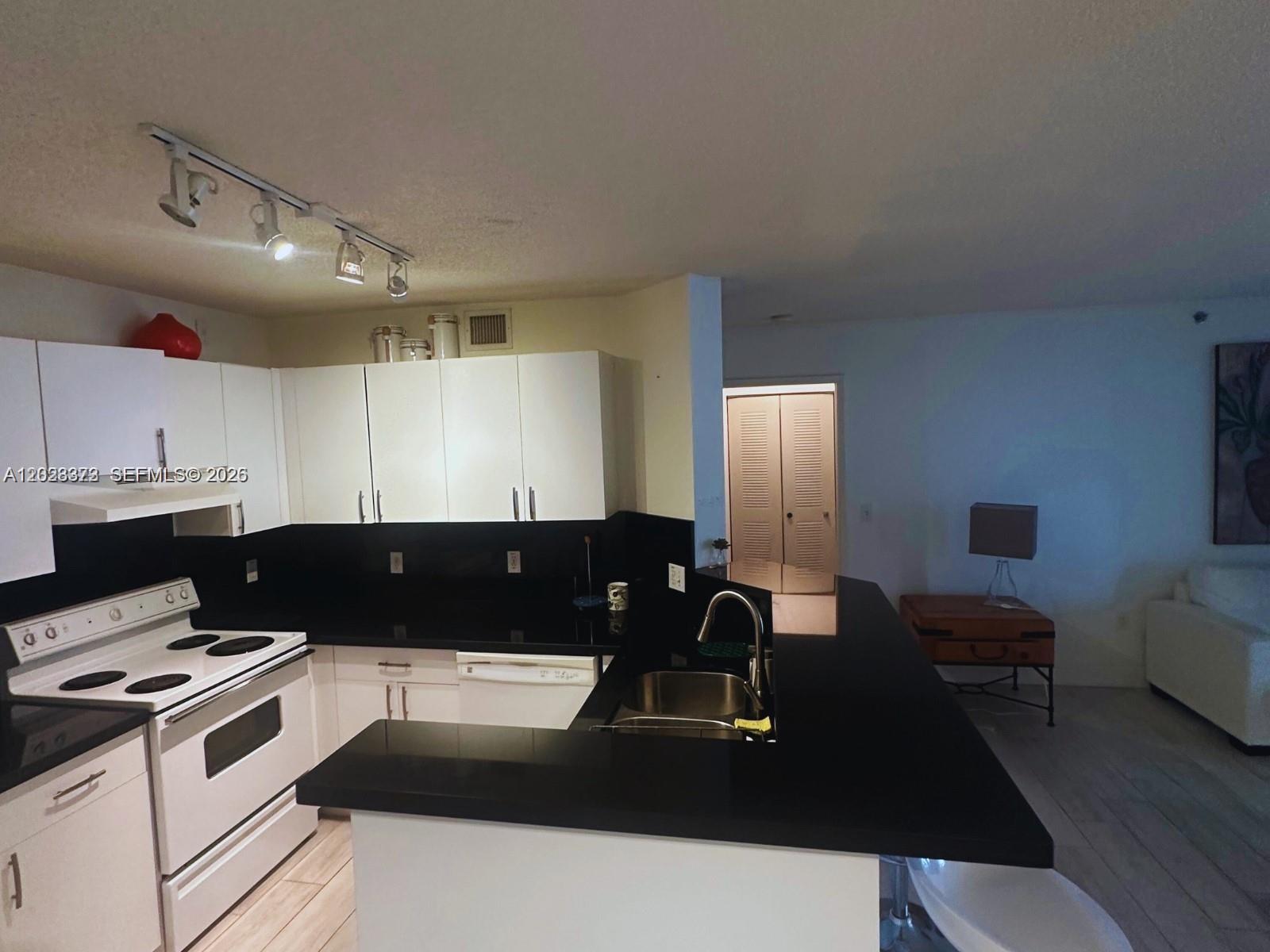 Property photo # 8