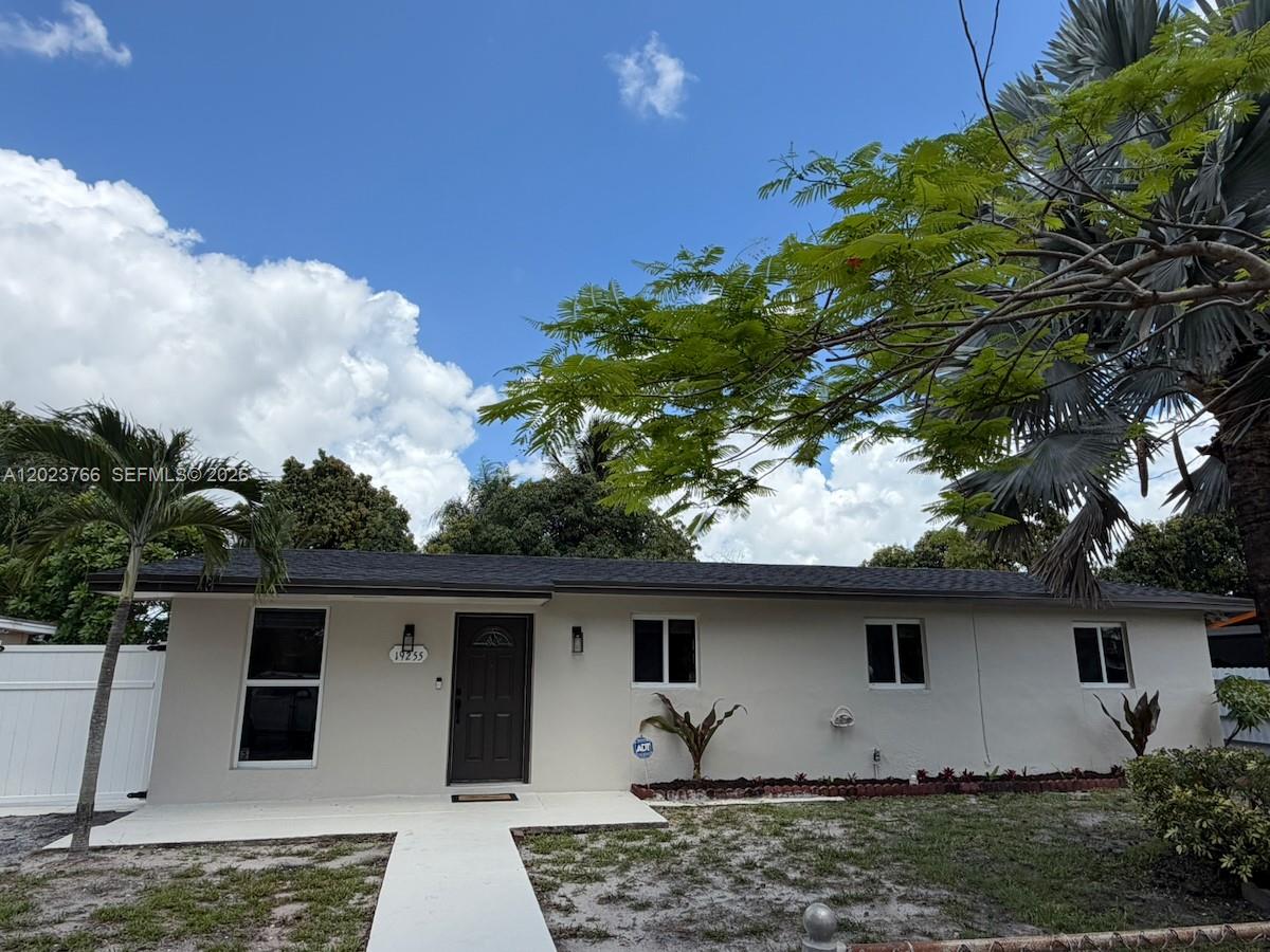 Miami Gardens Manor Sec 1