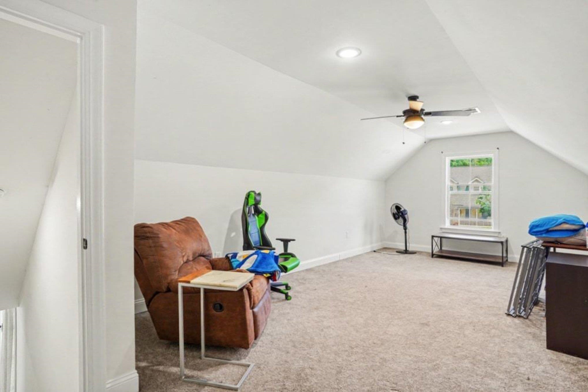 2613230 | Photo 22