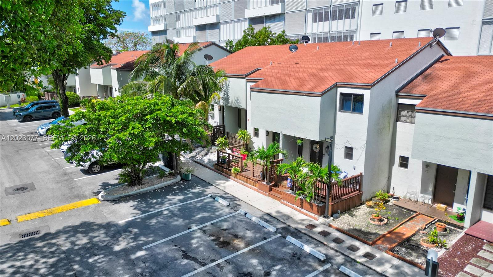 River Club Townhouse Cond