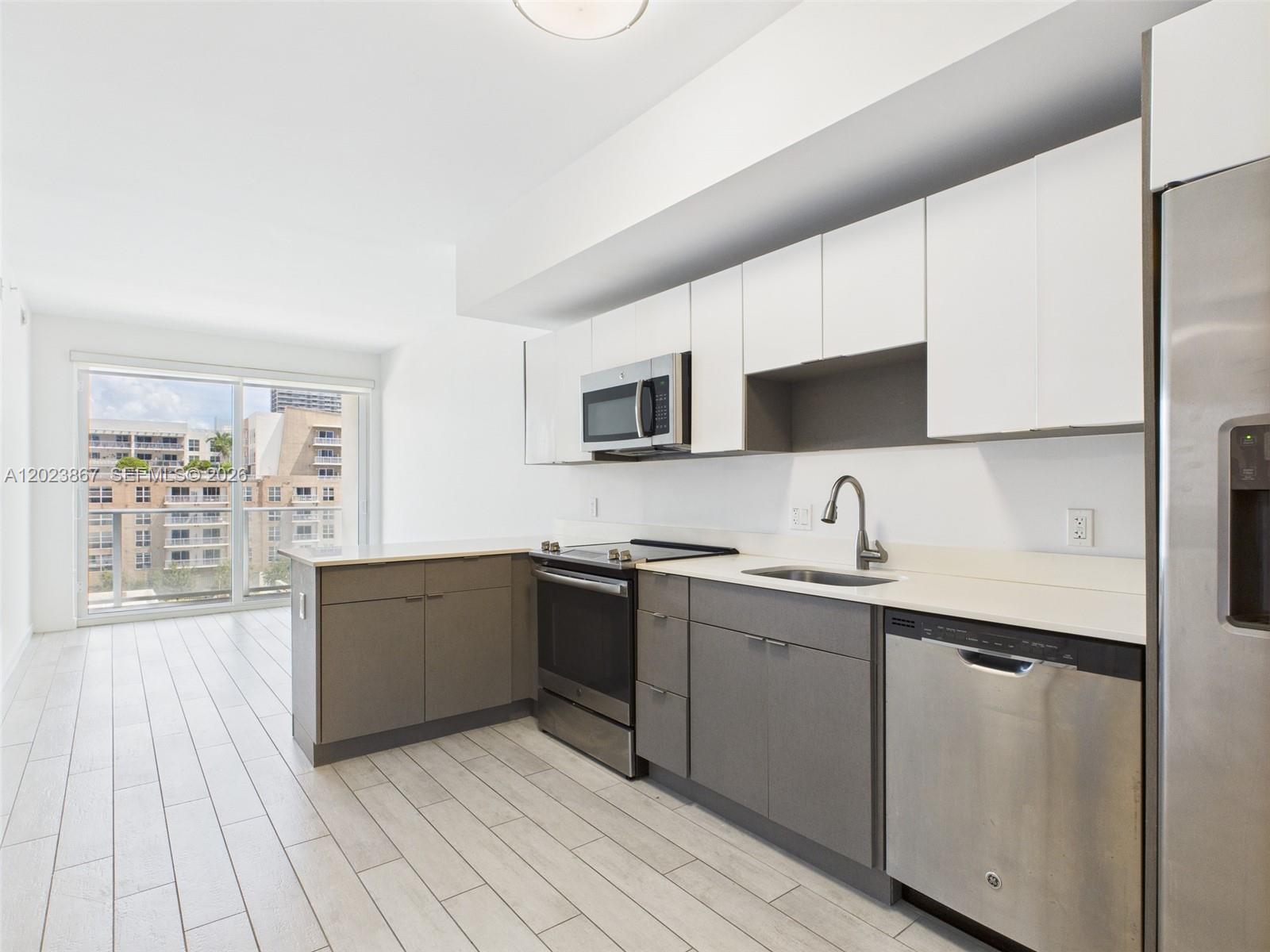 321 NE 26th St 604