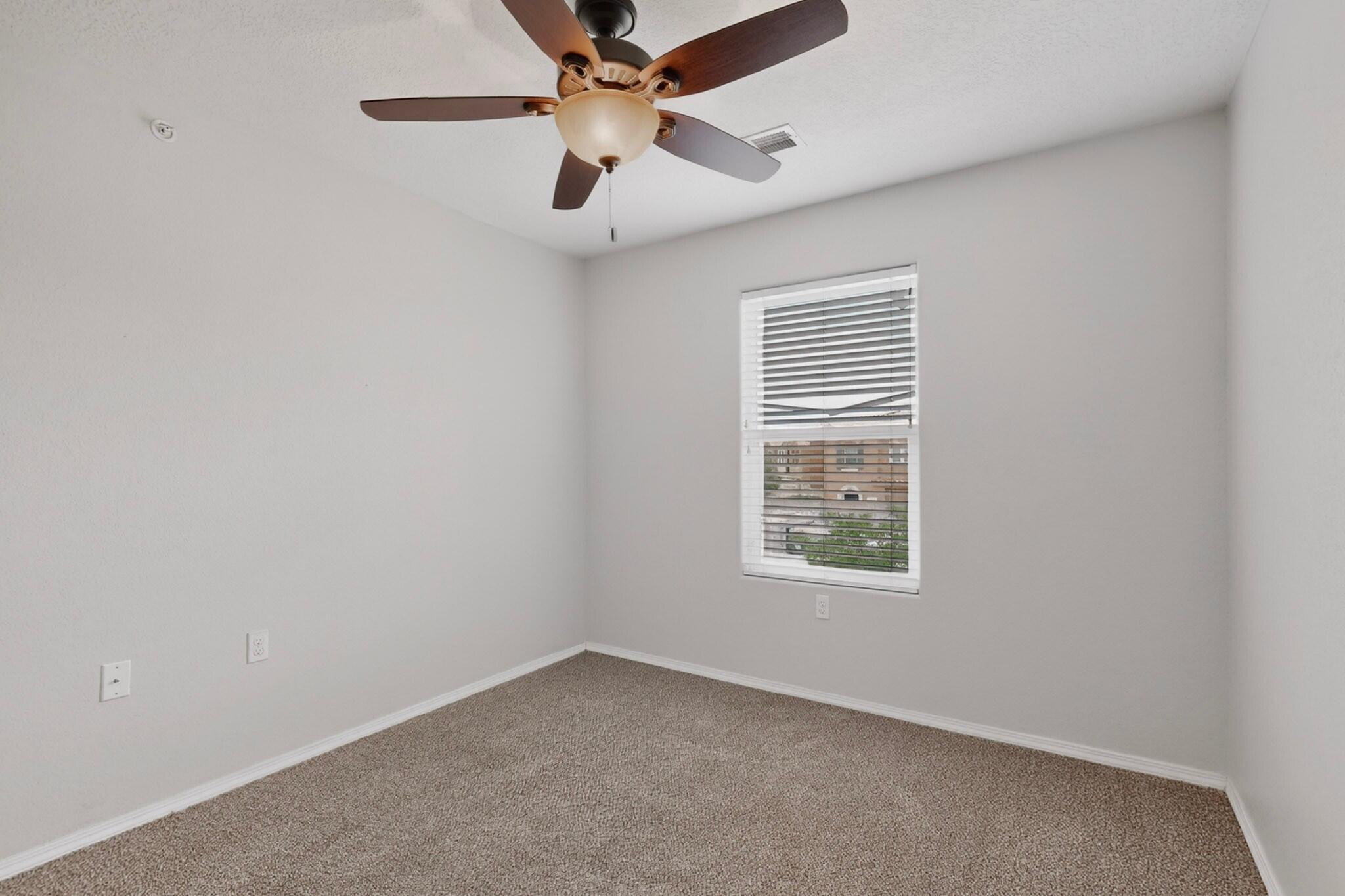 Photo 4 — 601 Menaul Boulevard NE UNIT 302