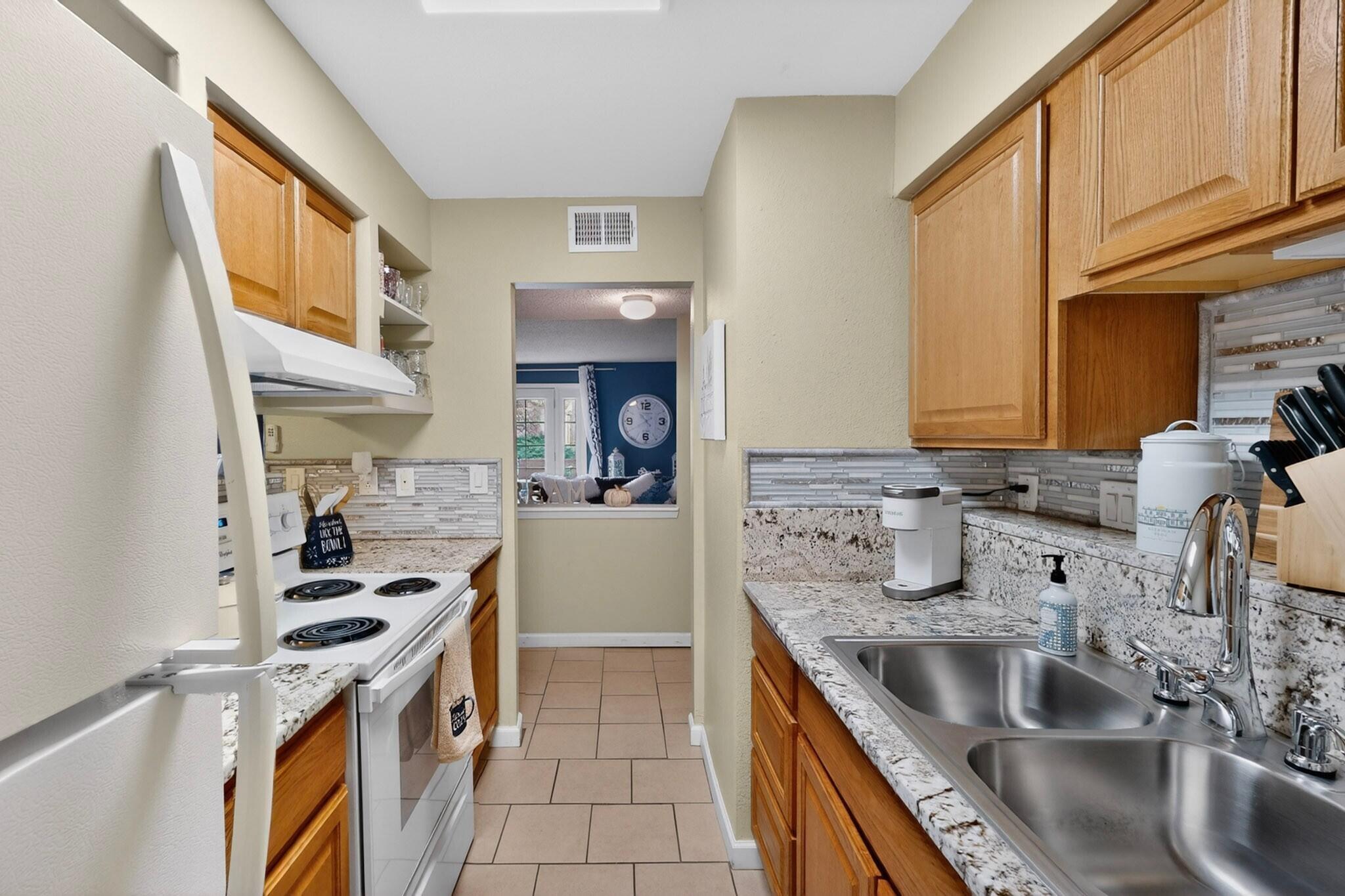 Photo 8 — 3869 Montgomery Boulevard NE APT 1628