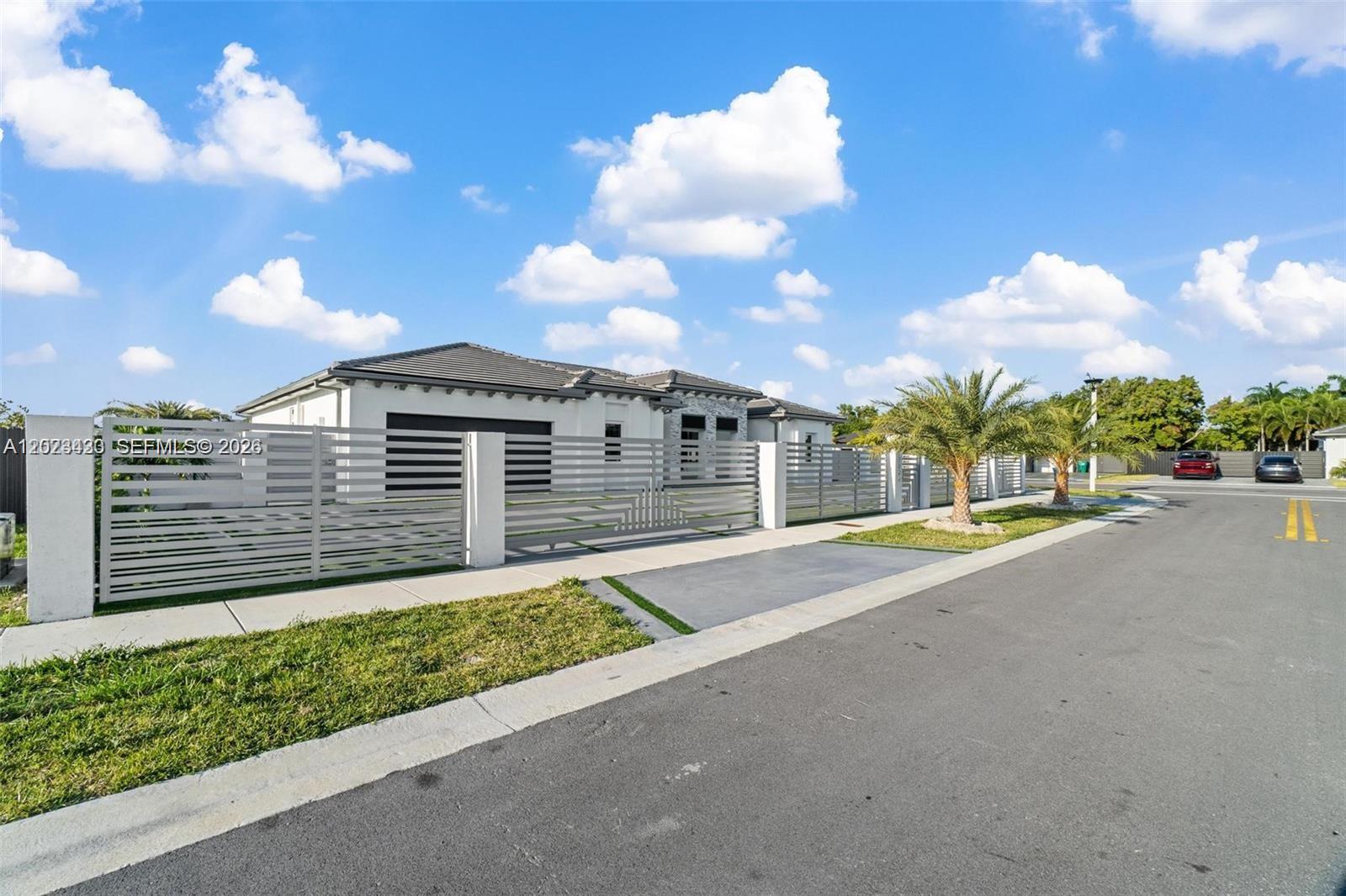 Property photo # 1