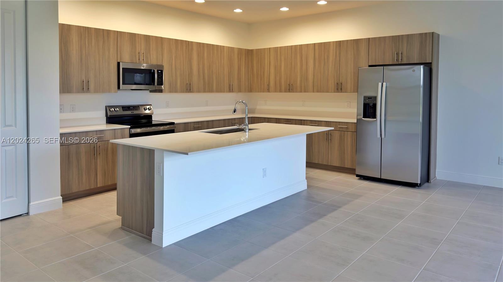 Property photo # 2