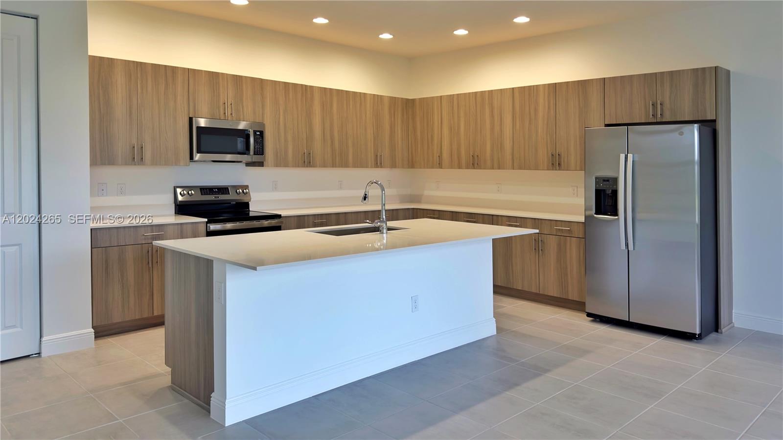 Property photo # 6