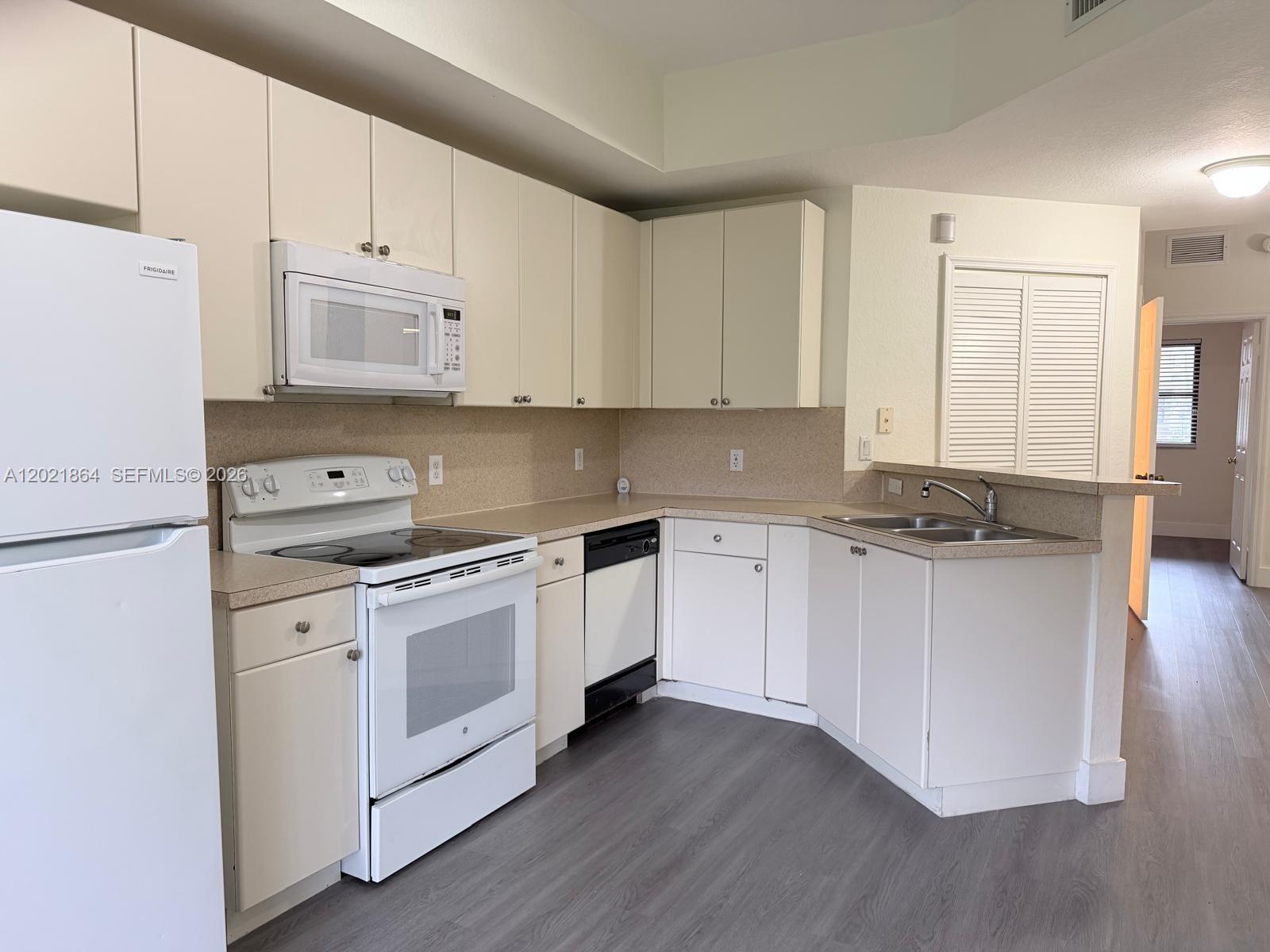 Property photo # 4