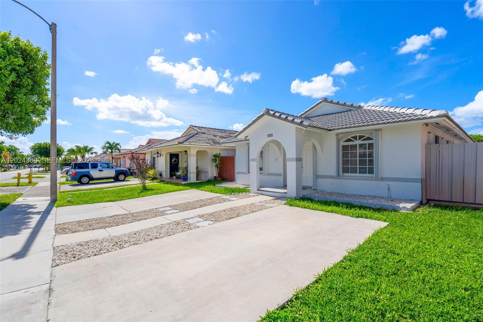 Homes for sale in Hialeah Gardens, FL | 9703 Nw 127th St, Hialeah Gardens, FL 33018 | MLS# A12024363