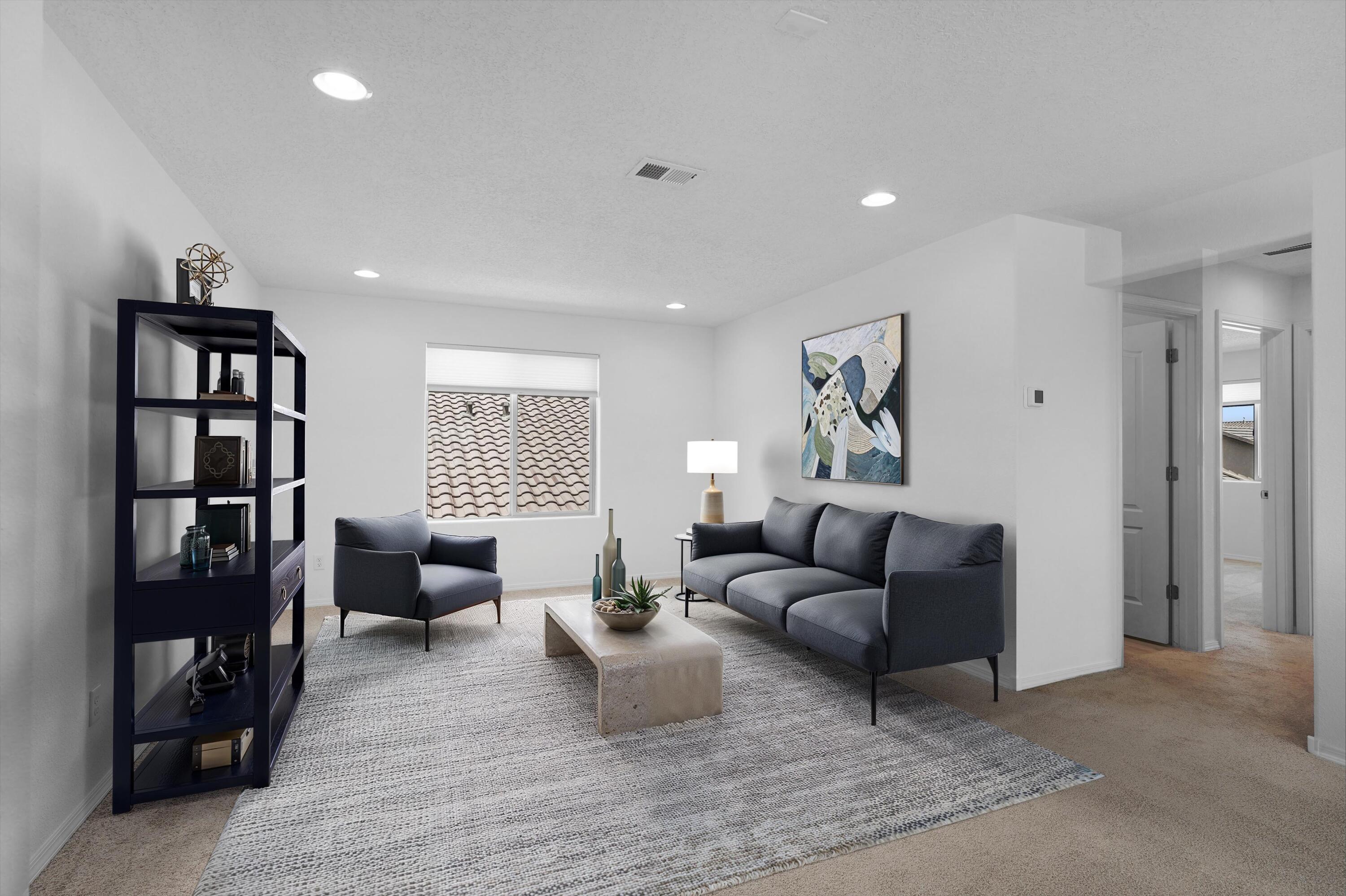 Photo 3 — 923 Zafiro Road SE