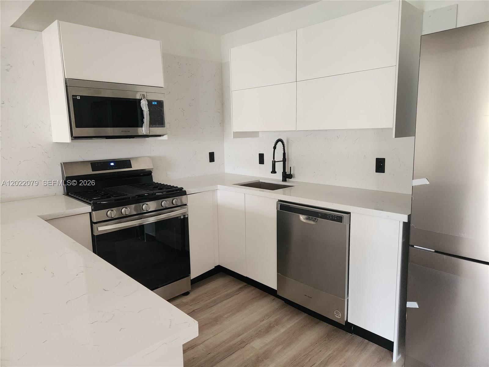 Property photo # 4