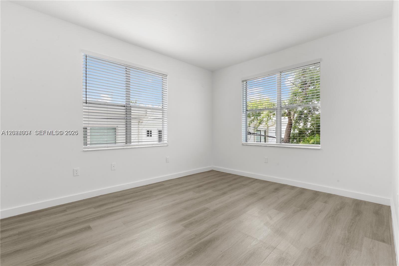 Property photo # 9