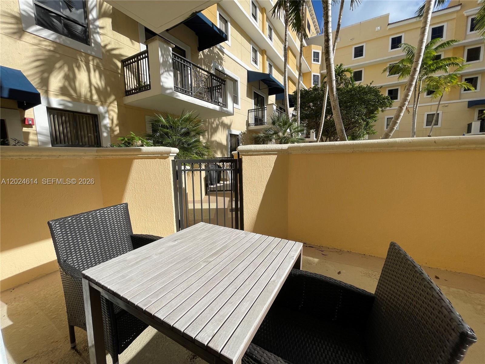 Colonnade At Dadeland Se