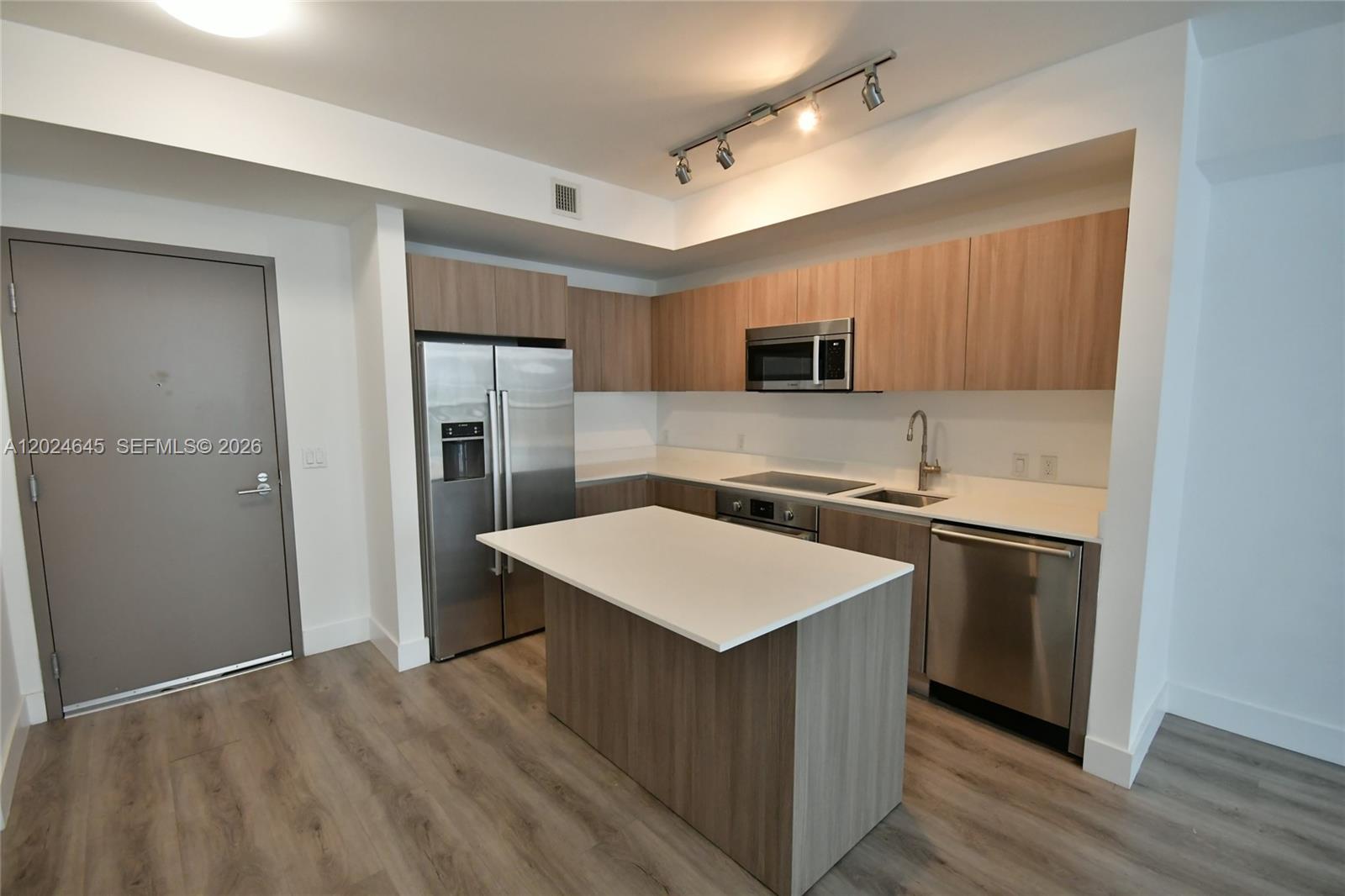 Property photo # 8