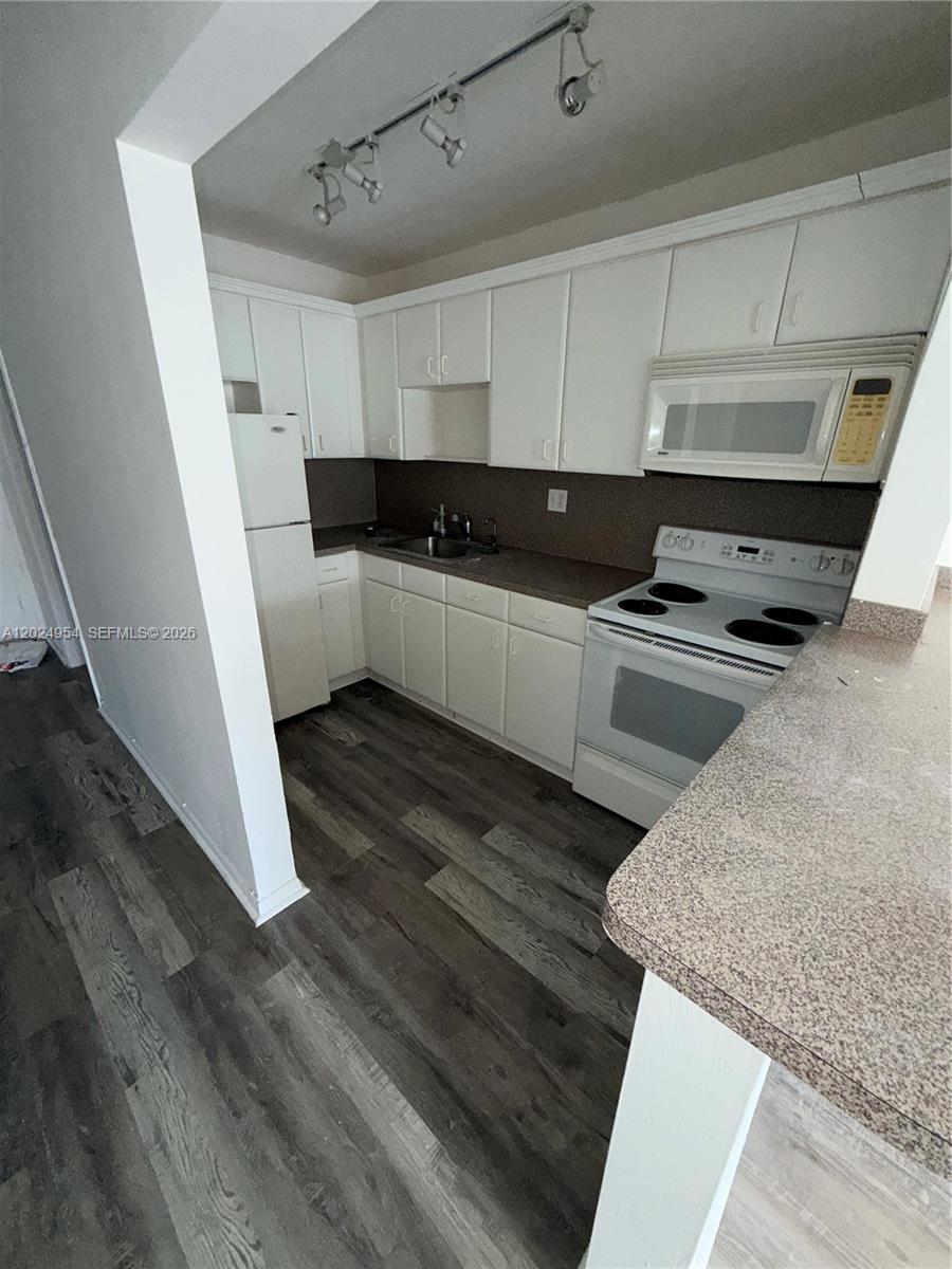 Property photo # 9