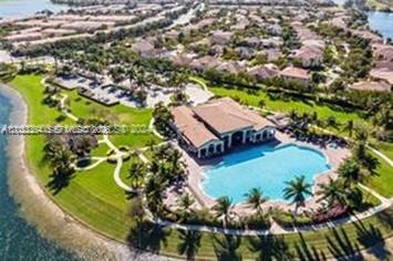 The Courts At Bayshore II