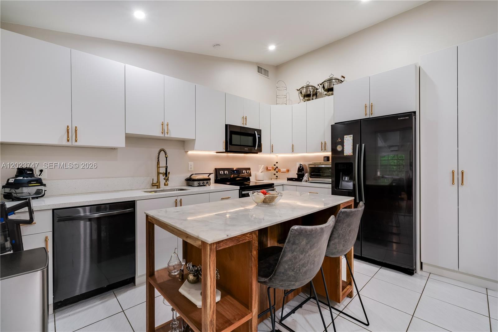 Property photo # 2