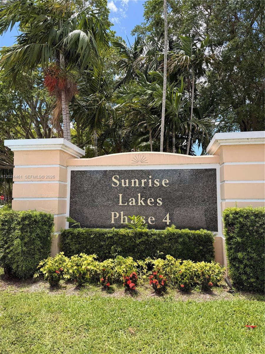 Sunrise Lakes 216 Condo