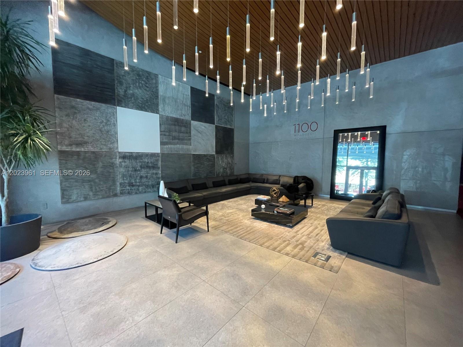1100 Millecento Residence