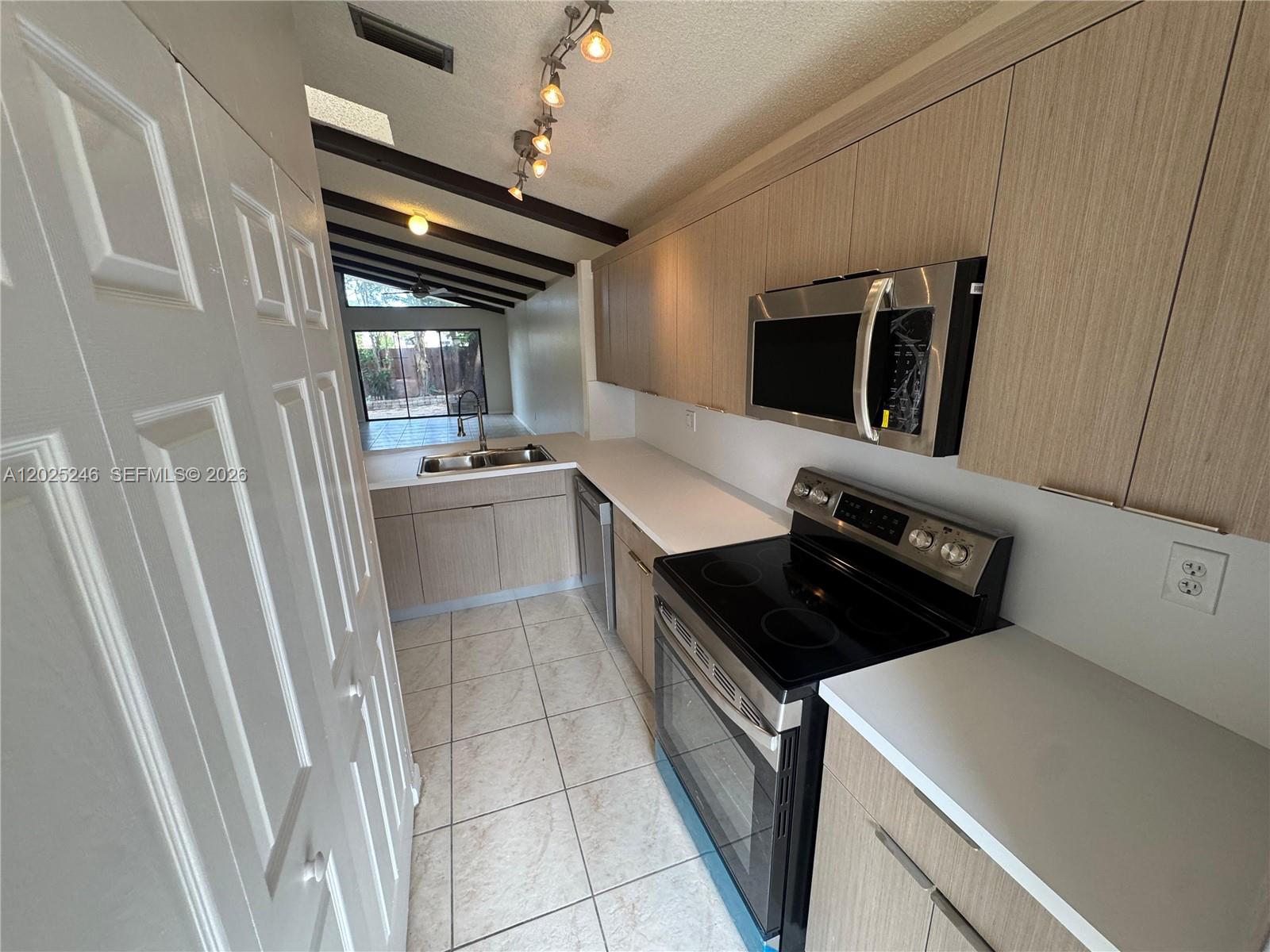 Property photo # 0