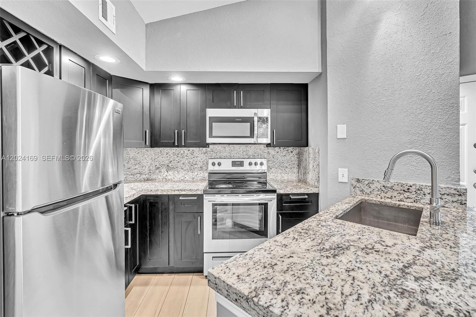 Property photo # 9