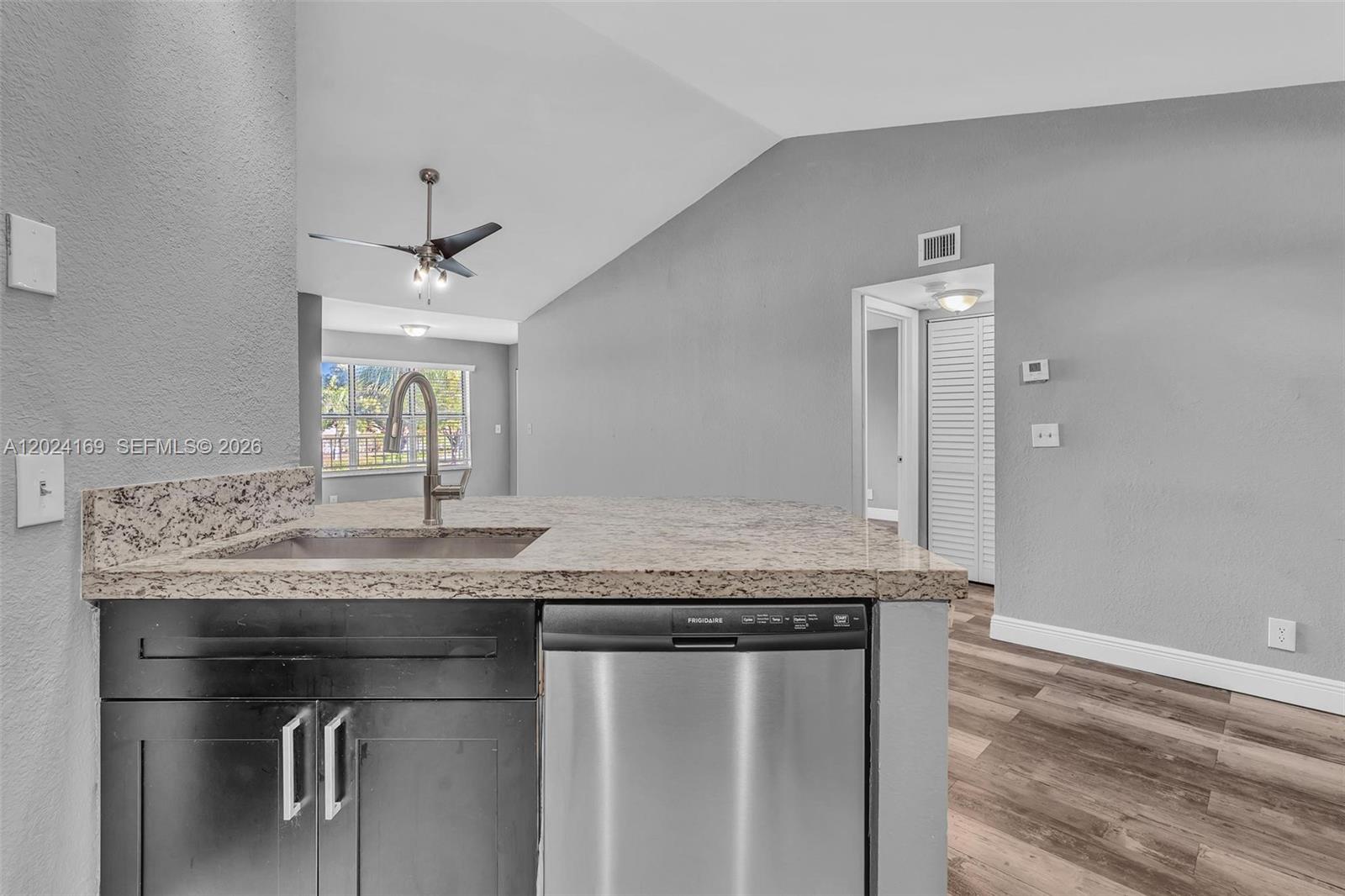 Property photo # 4