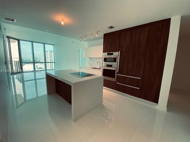 Paramount Miami World Cent