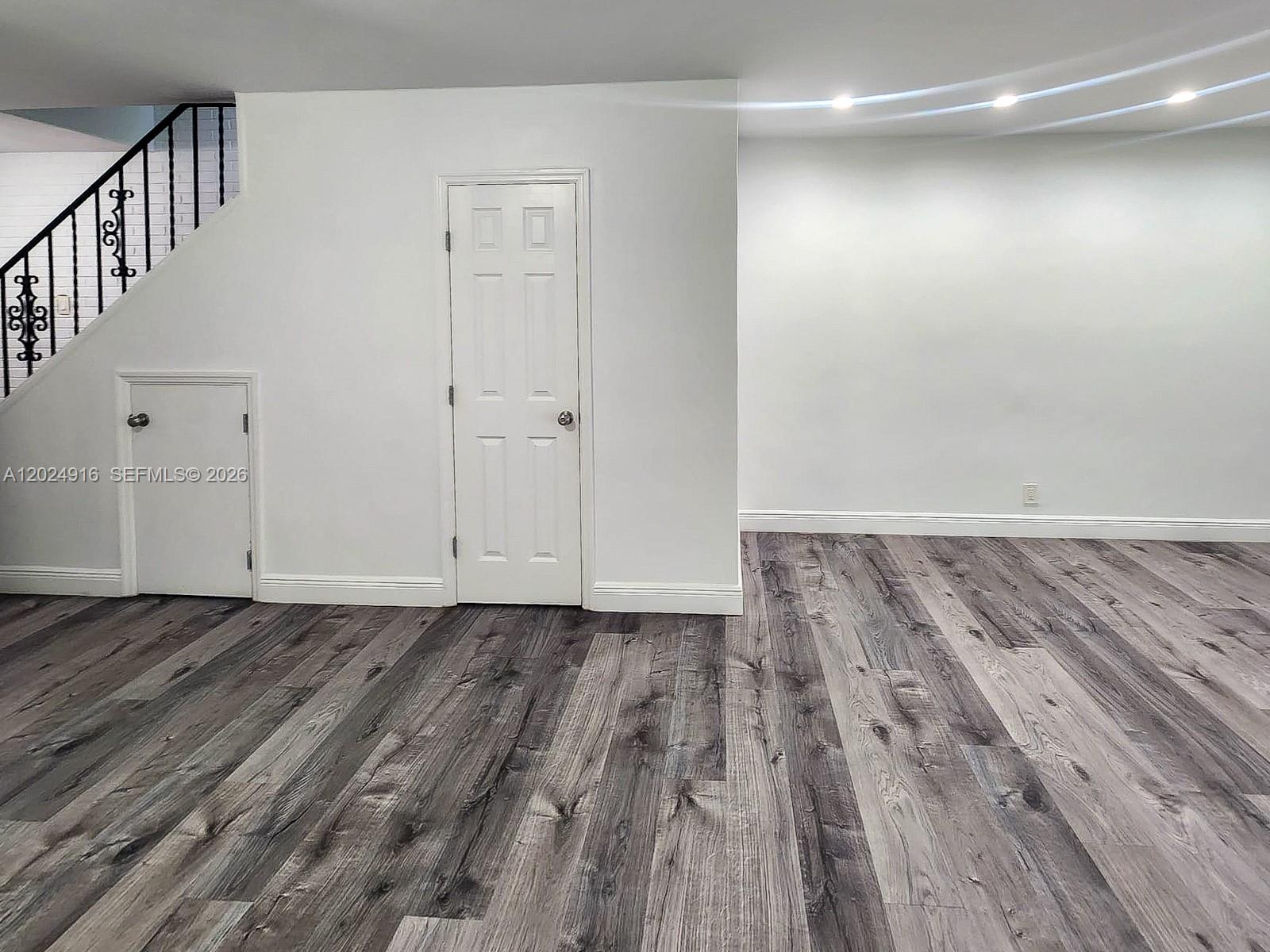 Property photo # 0