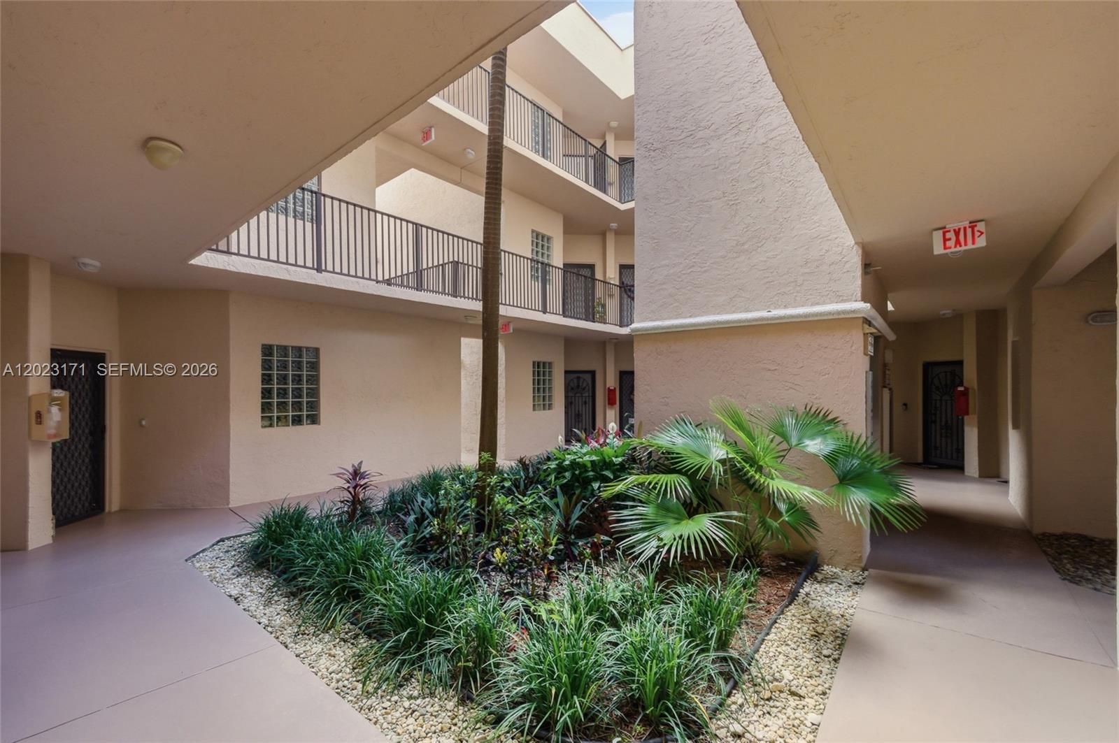 Homes for sale in Coconut Creek, FL | 4111 Coral Tree Cir, Coconut Creek, FL 33073