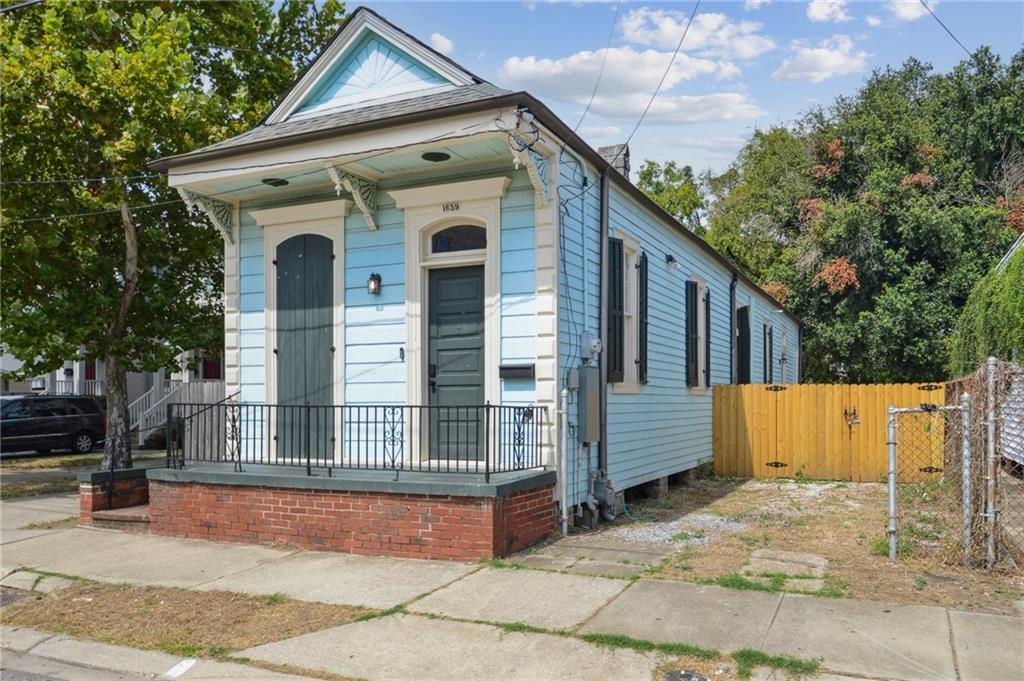 Photo 1 of Single family home for sale at 1659 N Galvez St, New Orleans, LA 70119 | MLS# 2559898 | Listing updated on 2026-10-10