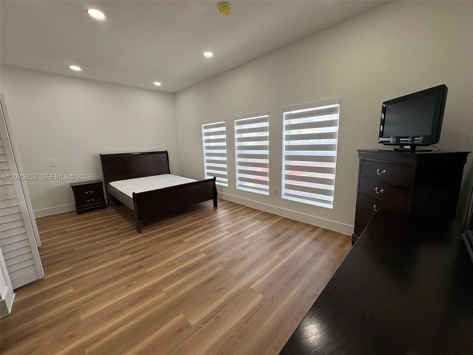 Property photo # 6