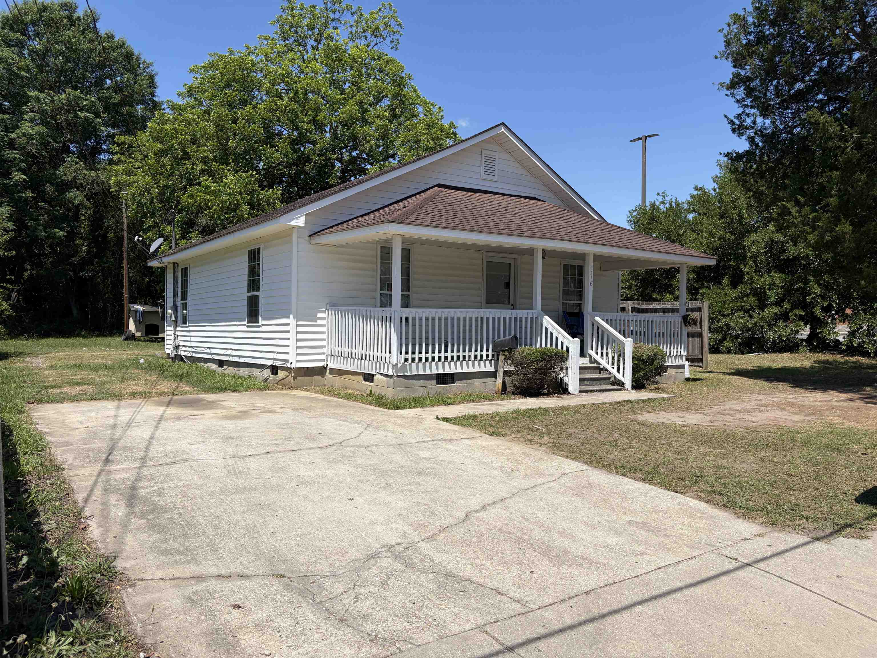 516 Gapway St. Mullins, SC 29574