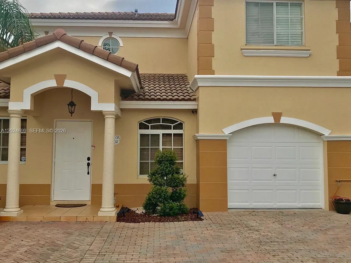 Bella Colina Condo
