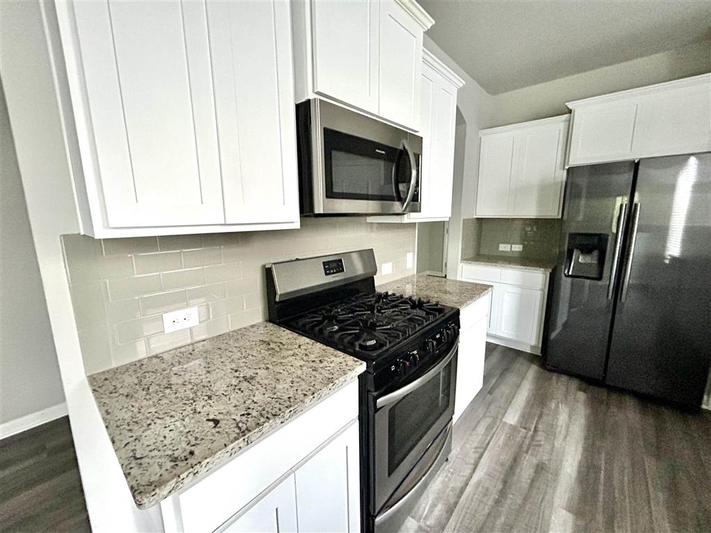 335 Oak Hampton Drive — photo 3