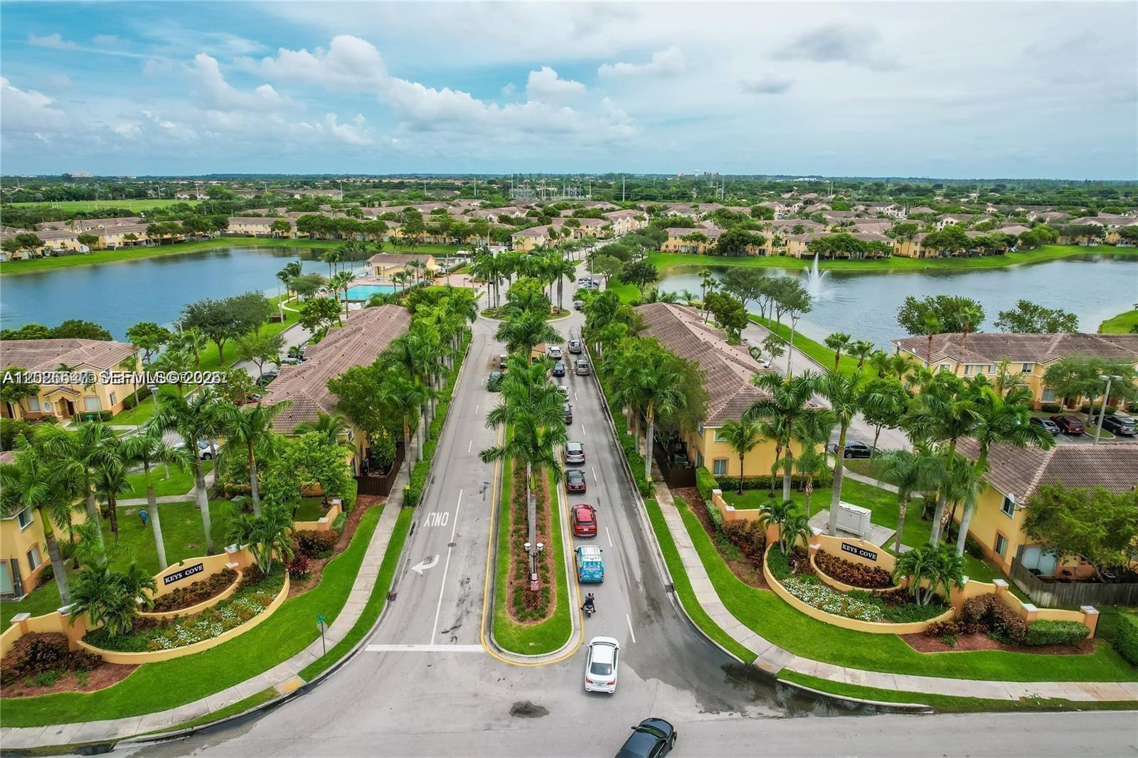 Shoma Townhomes At Keysco