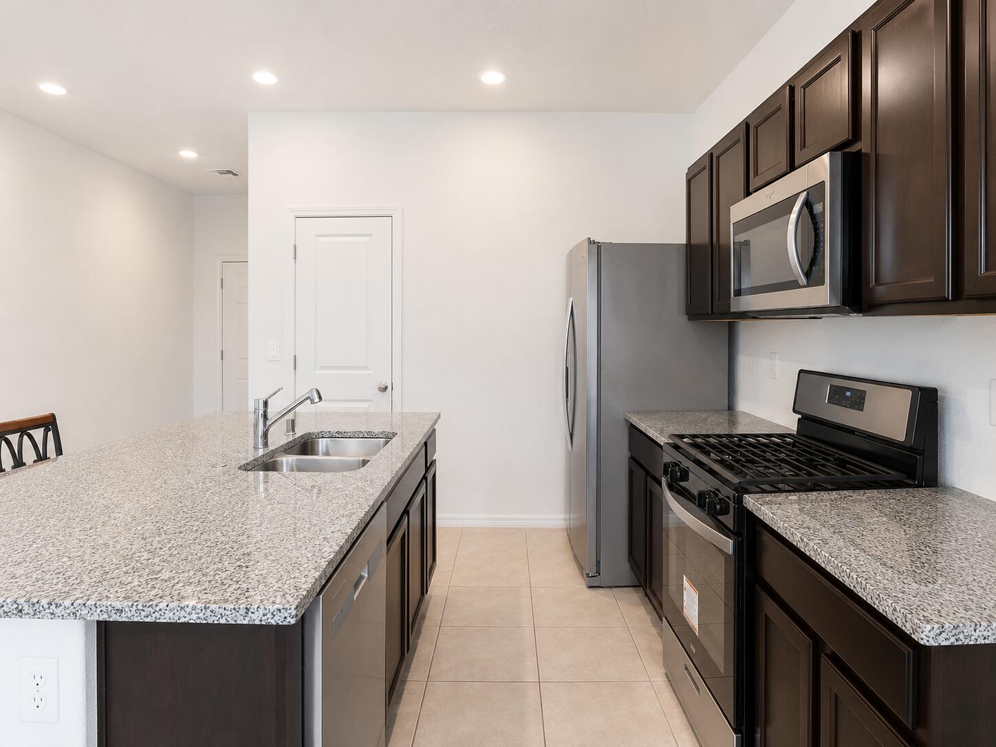 Photo 4 of Single family home for sale at 1528 Estrella Noche Loop NE, Rio Rancho, NM 87144 | MLS# 1104322 | Listing updated on 2026-09-16