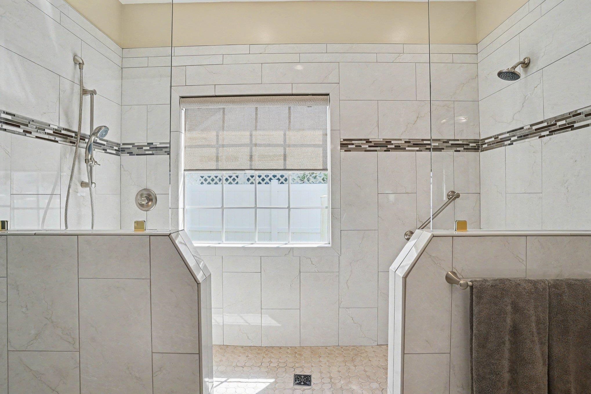 2613701 | Photo 23