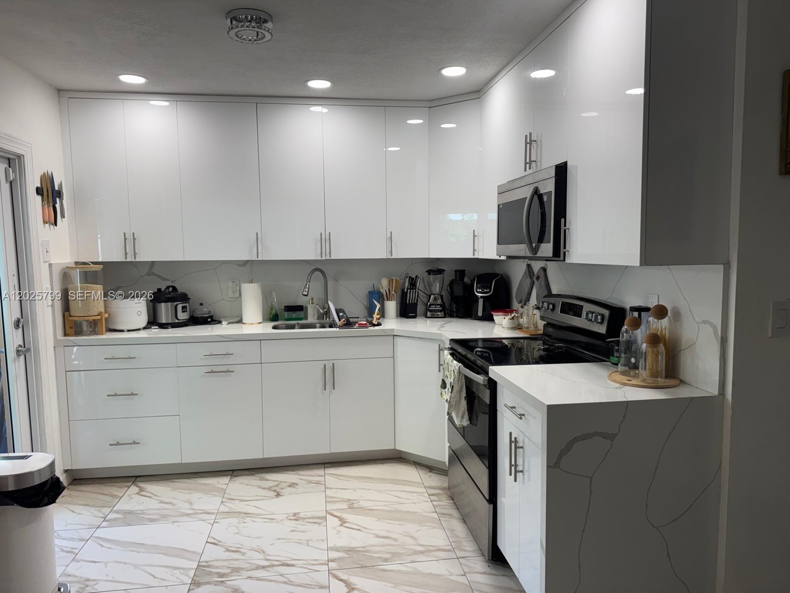 Homes for sale in Hollywood, FL | 5851-5853 Fillmore St, Hollywood, FL 33021 | MLS# A12025799