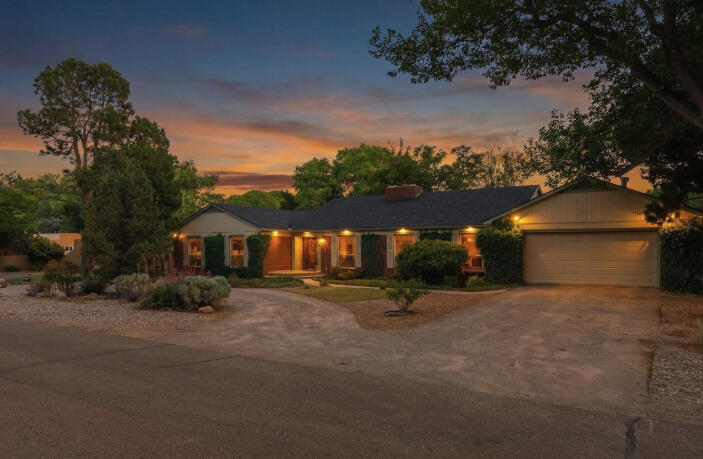 Homes for sale in Los Ranchos, NM | 1728 Dietz Pl Nw, Los Ranchos, NM 87107 | MLS# 1104363