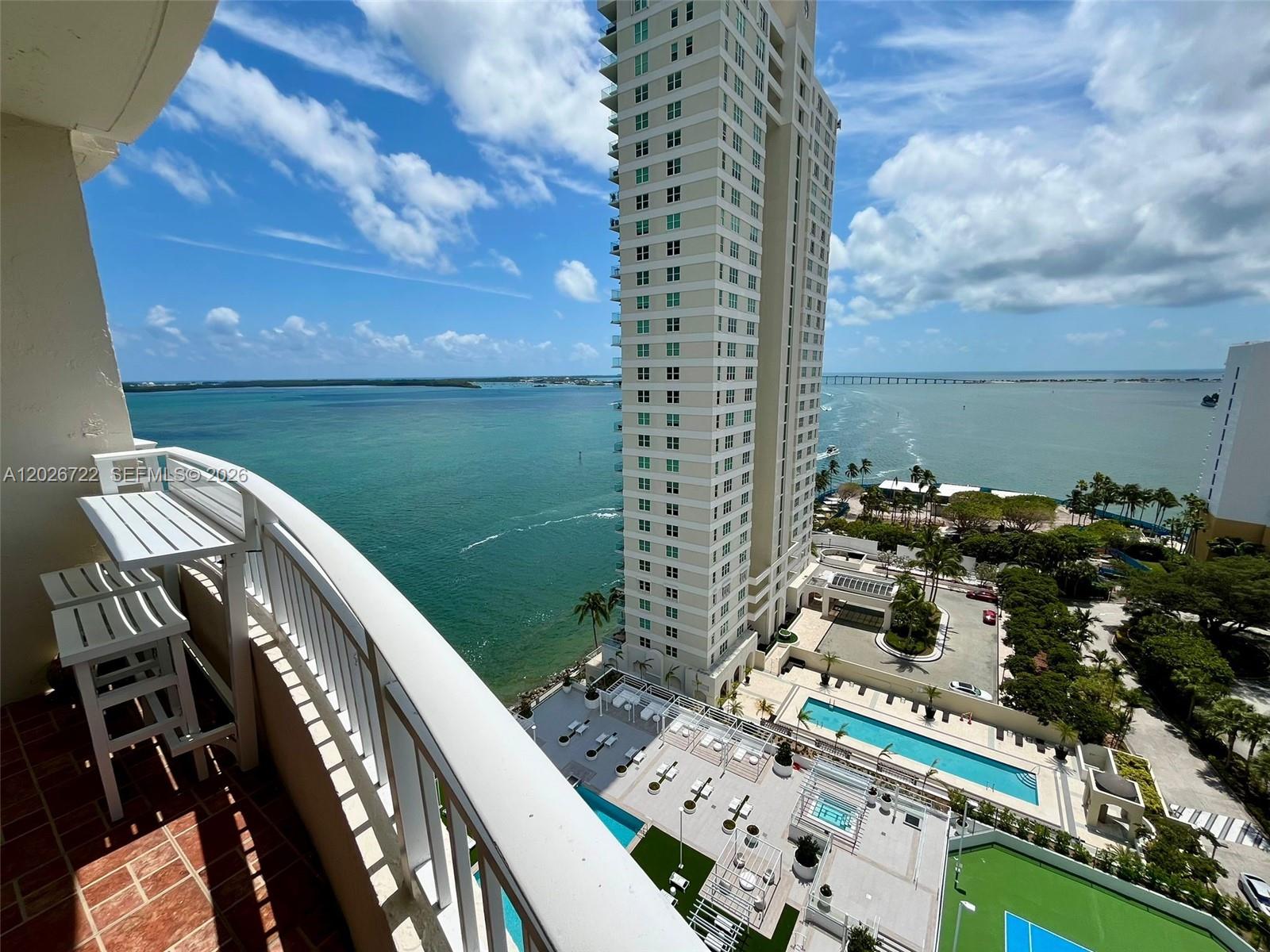 Isola Condo