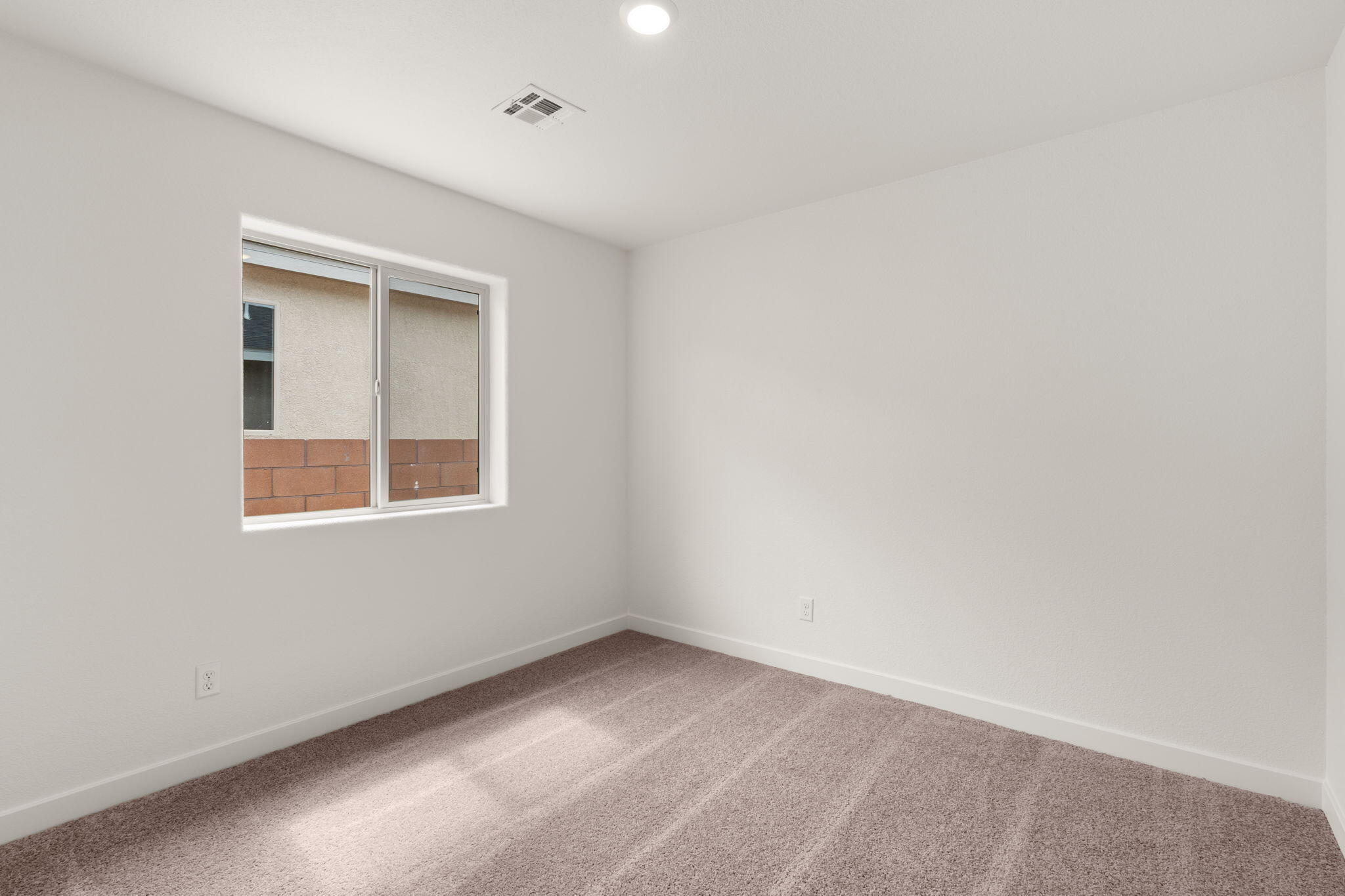 Photo 5 — 1520 Rawhide Loop NE