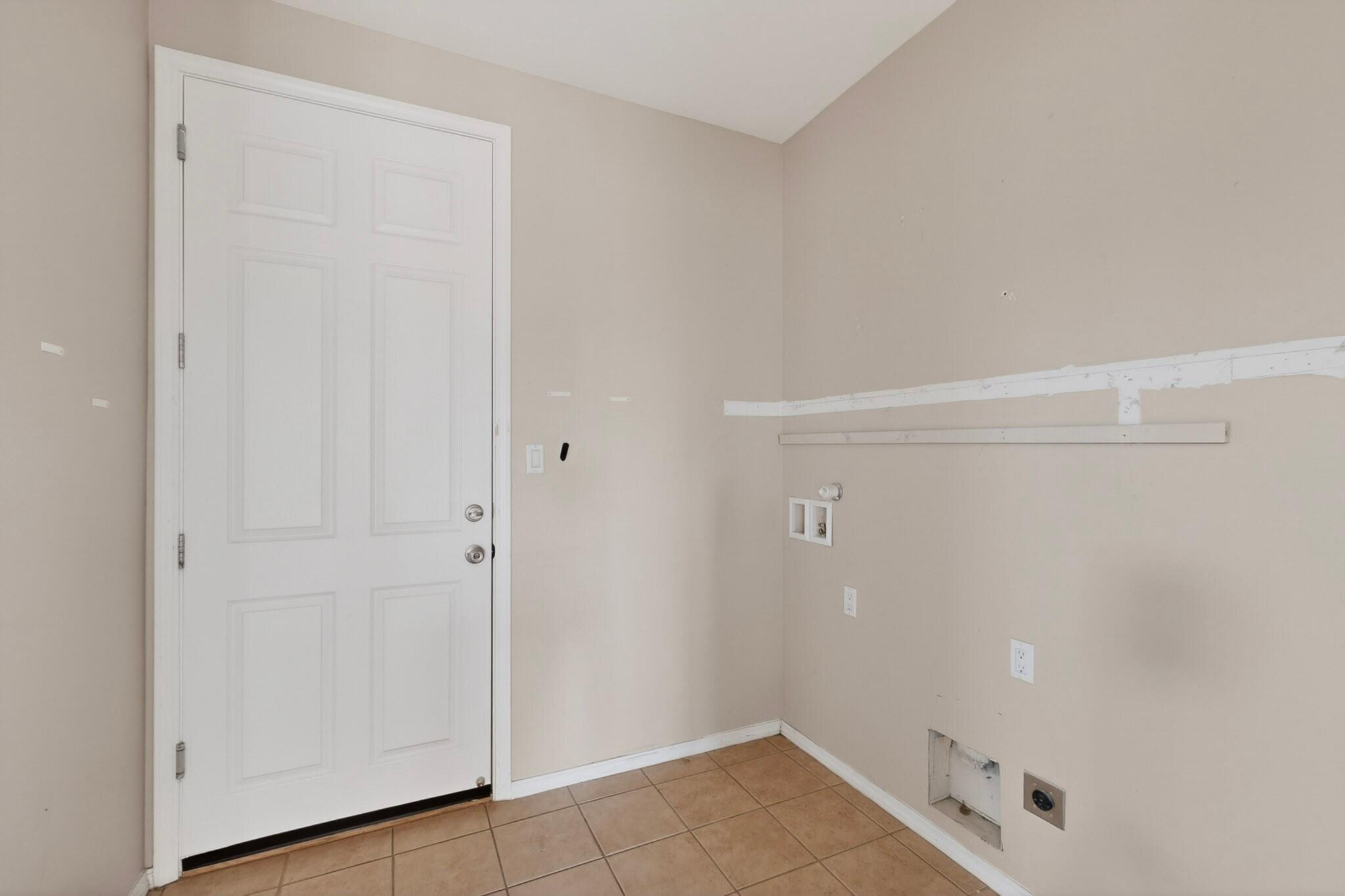 Photo 15 — 624 5th Street NE