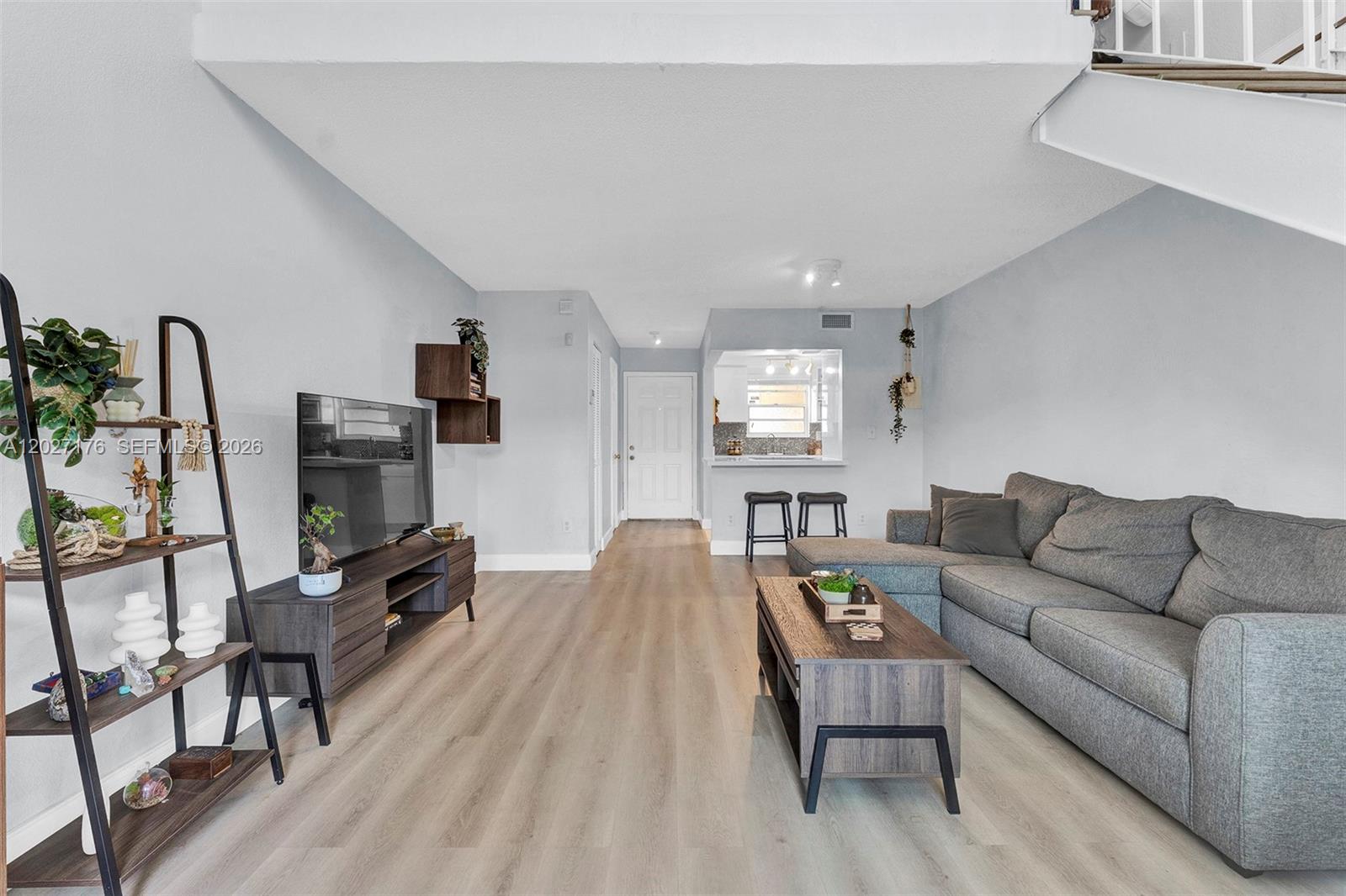 Property photo # 9