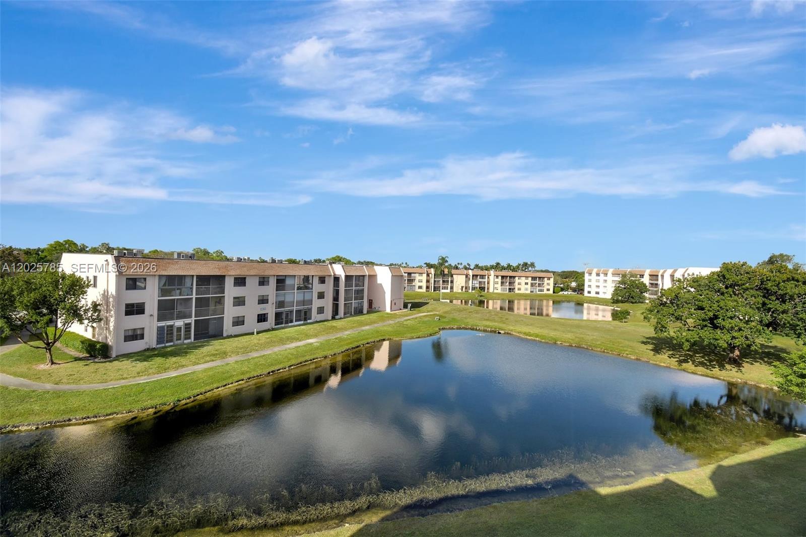 Sunrise Lakes 157 Condo