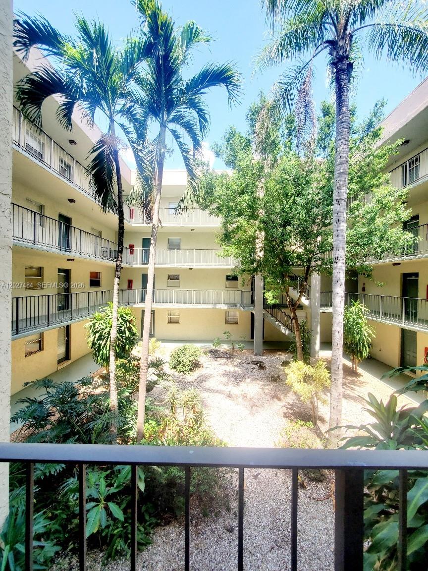 Courtyards Of Broward Con