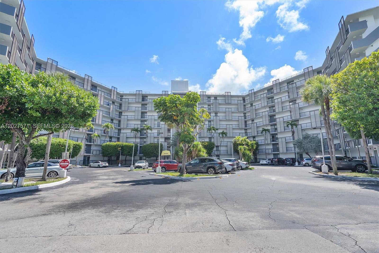 Biscaya IV Condo