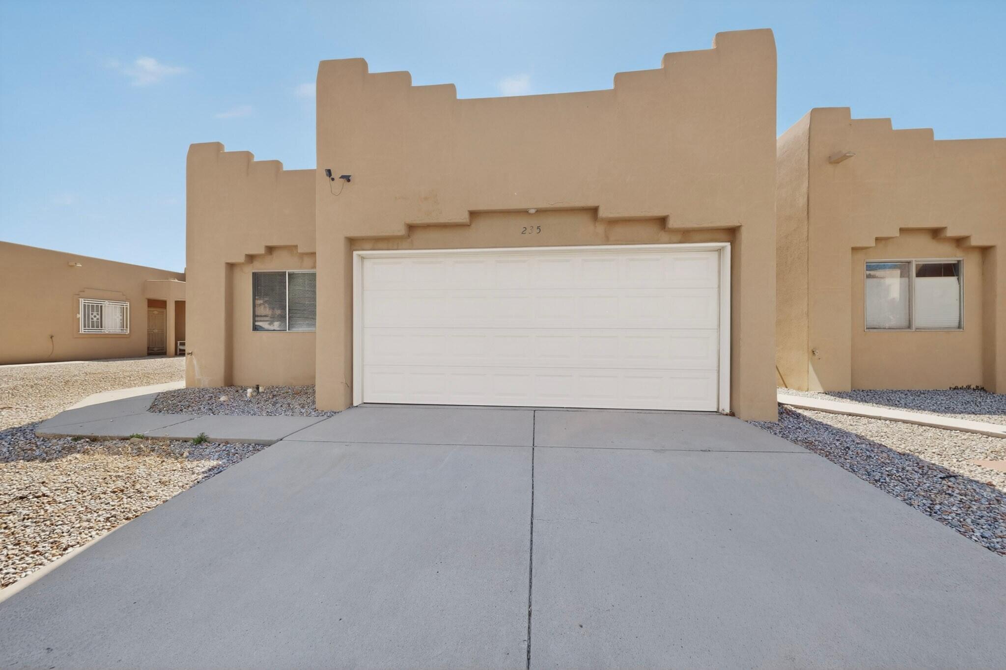 Photo 2 of Sale Pending at 235 Glenridge Park Ln Ne, Albuquerque, NM 87123 | MLS# 1104432 | Listing updated on 2026-09-17